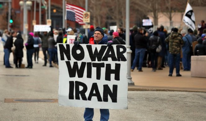 TRAMPA BI LIKVIDACIJA SULEJMANIJA MOGLA KOŠTATI VLASTI! Protesti u 70 američkih gradova zbog ubistva iranskog generala! HAOS TEK SLEDI!