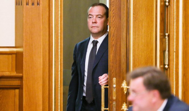 POLJSKA HUŠKA SAD I EVROPU, "USTANAK 60 NARODA U RUSIJI"! Medvedev besni na Varšavu, nije vam malo 10 godina proameričke, rusofobne politike
