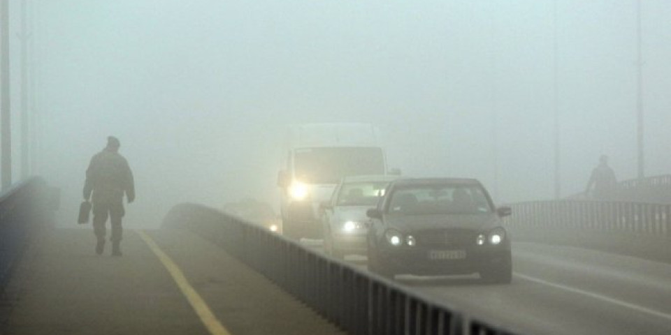 SAOBRAĆAJ U SRBIJI SLABIJI, potrebna dodatna pažnja vozača zbog magle na pojedinim deonicama