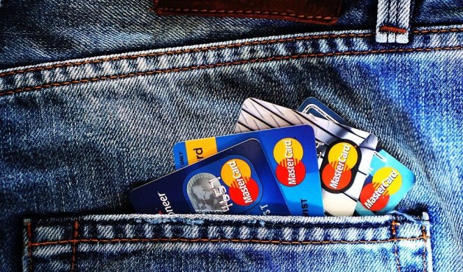 OBRATITE PAŽNJU, VAŽNO JE! Ovo su pet najčešćih grešaka pri korišćenju kreditne kartice!