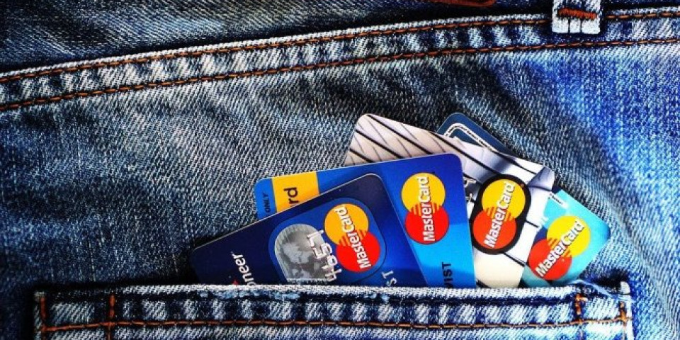 OBRATITE PAŽNJU, VAŽNO JE! Ovo su pet najčešćih grešaka pri korišćenju kreditne kartice!
