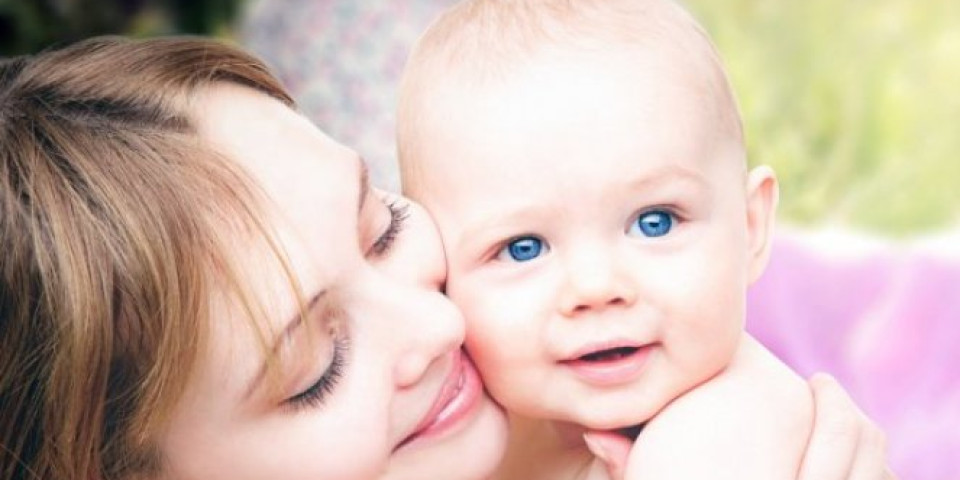 SVAKO DETE JE DRUGAČIJE! Ali, ako beba do 15. meseca ne kaže "mama" i "tata", OBRATITE SE PEDIJATRU! (FOTO)