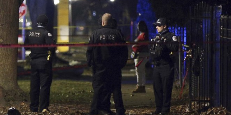 NOVA PUCNJAVA U ČIKAGU! Drama u zabavnom parku, pucano iz automobila, tri osobe ranjene