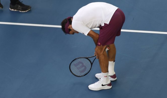 ŠOK! DA LI ĆE ĐOKOVIĆ BEZ BORBE U FINALE AUSTRALIJAN OPENA? Federer nije siguran hoće li moći na teren zbog povrede!