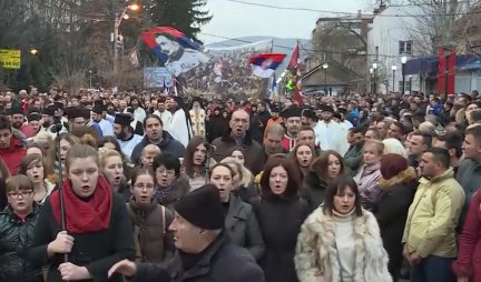 (VIDEO) LITIJA OD ZVEČANA DO SEVERNE MITROVICE ZA SVETINJE! Podrška Srbima u Crnoj Gori!