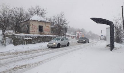 (FOTO) SNEG U SRBIJI VEĆ PRAVI HAOS! Preko Rudnika otežan saobraćaj, jak vetar stvara snežne nanose! AKO NEMATE ZIMSKU OPREMU, BOLJE DA NE KREĆETE OVUDA!