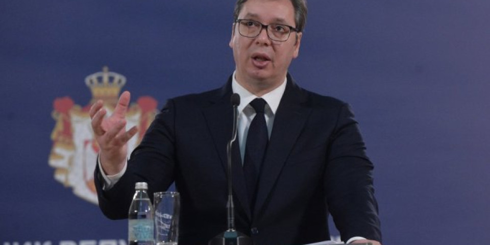 PREDSEDNIK SRBIJE ODLUČNO ODGOVORIO MILOGORCIMA! Vučić: Nećete da mi zapušite usta! Branićemo srpski narod i svetinje SPC u Crnoj Gori!