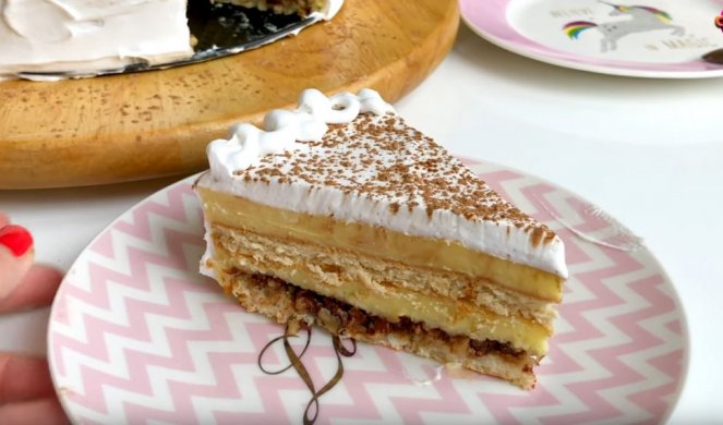 KREMASTA POSLASTICA! Torta sa orasima i vanila kremom (VIDEO)