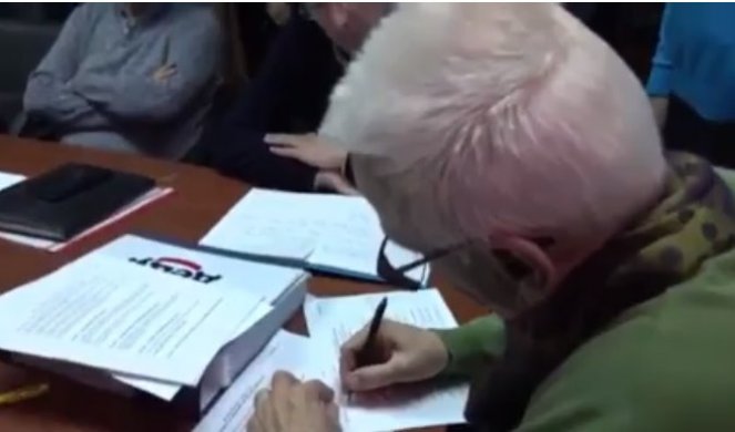 (VIDEO) SKANDAL U ŠAPCU! GIК prihvatio listu SNS, pa se posle nekoliko minuta predomislio! Tako izgleda Zelenovićeva demokratija