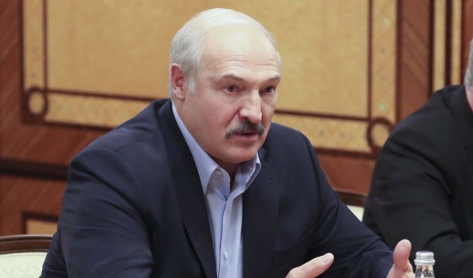 BOLJE JE UMRETI STOJEĆI, NEGO ŽIVETI NA KOLENIMA! Lukašenko ne odustaje od parade za Dan pobede!