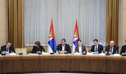 GLAVNA TEMA - TAČAN DATUM IZBORA! Vučić se u ponedeljak sastaje sa predstavnicima političkih stranaka!