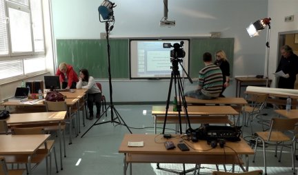 ONLAJN NASTAVA SE USPEŠNO ODVIJA! Nastavnici se dobro snalaze pred kamerama (Video)