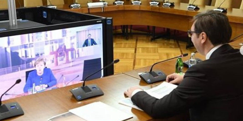POČEO SASTANAK VUČIĆA I MERKELOVE! Pogledajte kako predsednik Srbije i kancelarka Nemačke razgovaraju preko video veze! (FOTO)