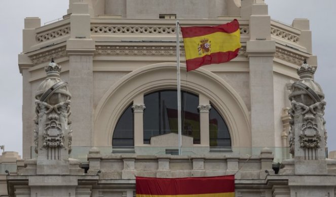 (FOTO) LEDI KRV U VENAMA! Španci RASPLAKALI CEO SVET: Ovo je naših IDEALNIH 11!