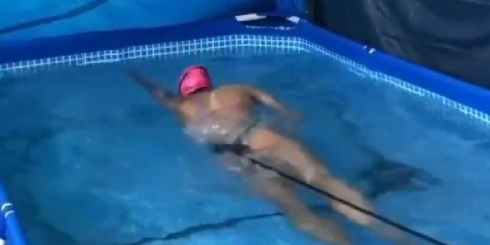(VIDEO) SVE SE MOŽE KAD SE HOĆE! Srpska plivačica pokazala kako trenira kod kuće, nije joj potreban veliki bazen!