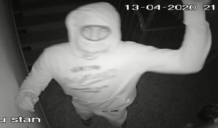 (VIDEO) SEKIROM RAZBILI VIDEO-NADZOR, PA POBEGLI lopovi pokušali da obiju stan u Beogradu