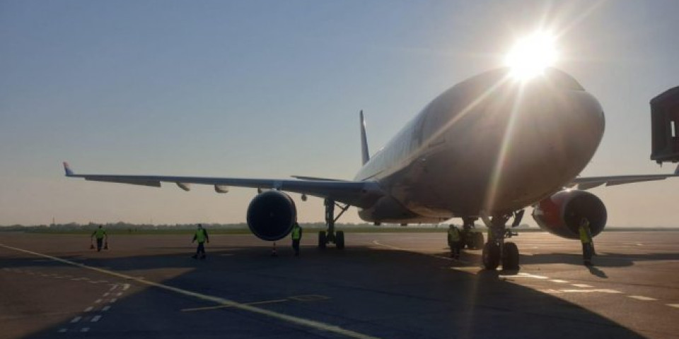 STIGAO NOVI KONTINGENT POMOĆI IZ KINE! Avion A330 jutros doleteo iz Šangaja pun medicinske opreme! (VIDEO/FOTO)