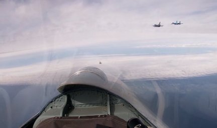 (VIDEO) RUSKI SUHOJI ODUVALI F16! Ovako će proći svako ko se približi granicama Rusije!!