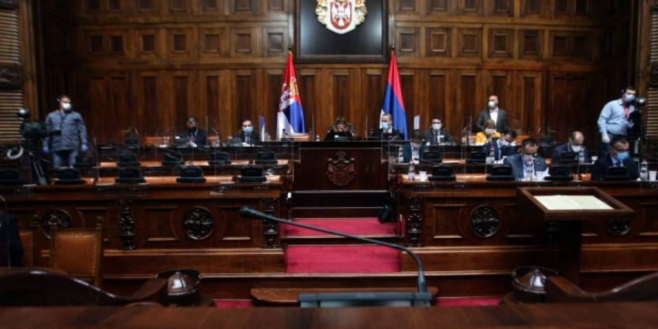 USKORO NORMALIZACIJA ŽIVOTA U SRBIJI! Predlog odluke o ukidanju vanrednog stanja stigao u Skupštinu!