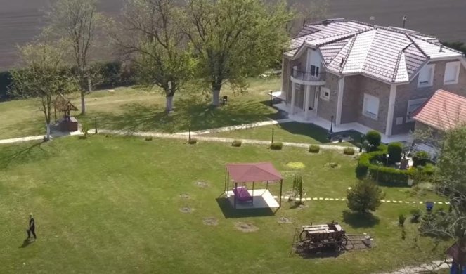 (VIDEO/FOTO) OVO JE LUKSUZNA VILA NATAŠE BEKVALAC! Isplivao SNIMAK iz drona - BAZEN, dva KUPATILA, a uložila je u nju STOTINE HILJADA EVRA