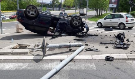 (VIDEO/FOTO) SMRSKAN LUKSUZNI "PORŠE"! Žestok sudar u Beogradu, delovi automobila LETELI OKOLO