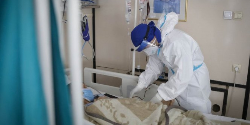 SMIRUJE SE! Ovo je najnoviji izveštaj: 255 pozitivnih na koronu, na respiratorima 121 pacijent, preminulo 6 osoba!
