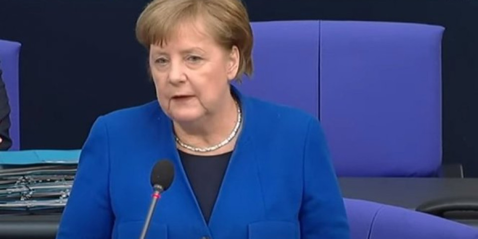 IMAM ČVRSTE DOKAZE, BOLI ME, ALI ONI STOJE IZA NAPADA! Angela Merkel se obrušila na ovu zemlju u današnjem obraćanju poslanicima! (VIDEO)