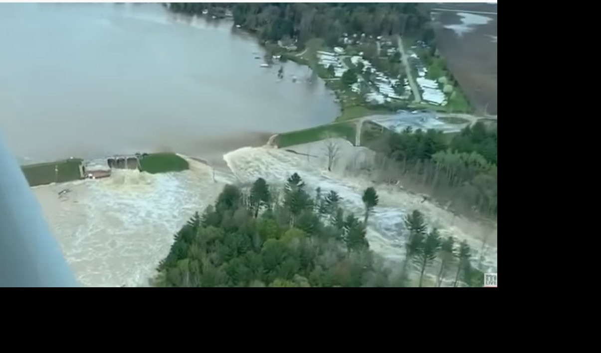 PROGLAŠENO VANREDNO STANJE! Katastrofa u Americi, PUKLE DVE BRANE, očekuju se velike poplave! (VIDEO)