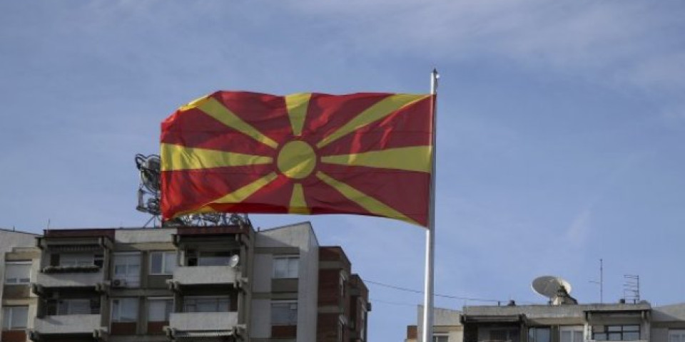 UMEŠALE SE I STRANE AMBASADE! U Severnoj Makednoji još nije izabran datum za prevremene izbore, A SADA SU DOBILI "POMOĆ"!