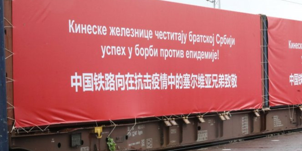 TAČNO U 11 SATI! Voz sa 300 tona medicinske opreme iz Kine stigao u Beograd! (FOTO)