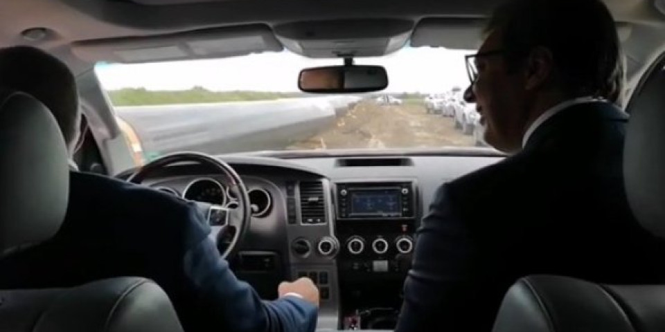 (VIDEO) MNOGO SE RADUJEM ŠTO VAS VIDIM! Premijer Bugarske MIMO PROTOKOLA provozao Vučića trasom Balkanskog toka