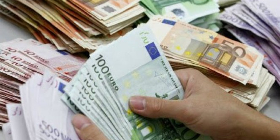 MENJAČNICA: Zvanični srednji kurs je 117,57 dinara za jedan evro, ovde saznajte vrednost ostalih valuta