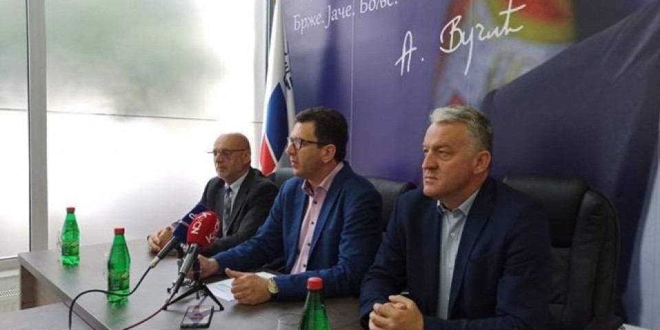 SNS: U Šapcu u toku najsramnija krađa glasova po nalogu Dušana Petrovića i Nebojše Zelenovića!