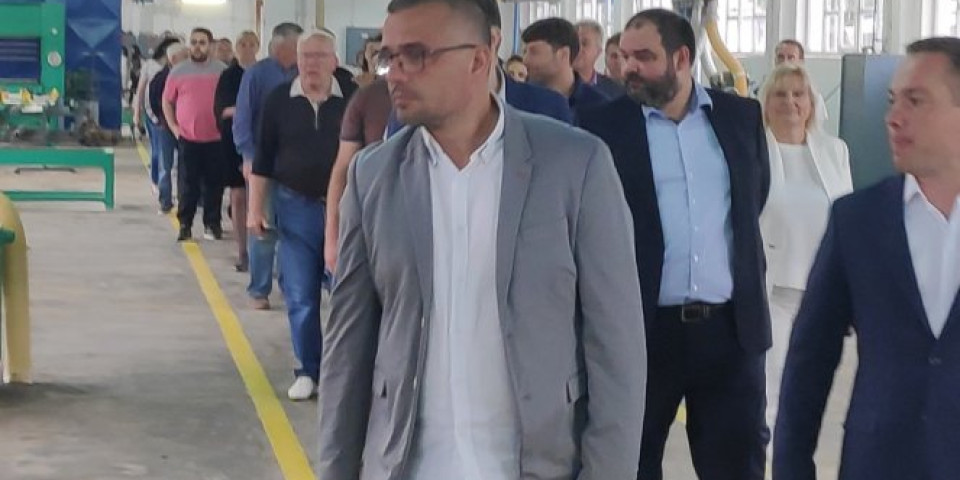 VELIKA STVAR ZA MALU OPŠTINU! Ministar Branislav Nedimović u otvorio fabriku "Lipa" u Srpskoj Crnji (FOTO/VIDEO)