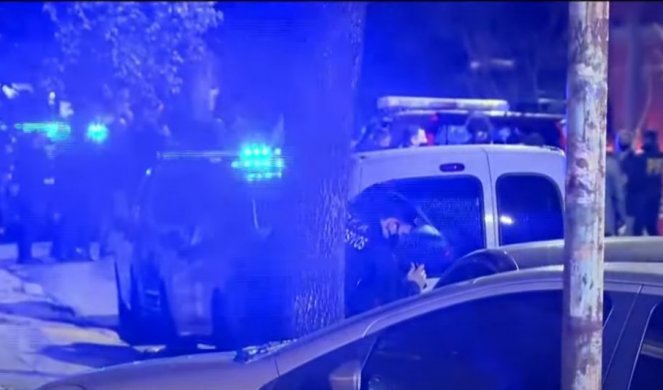 NAPAD NA KINESKU AMBASADU U BUENOS AJRESU?! Muškarac automobilom udario u kapiju, policija blokirala ulicu! (VIDEO)