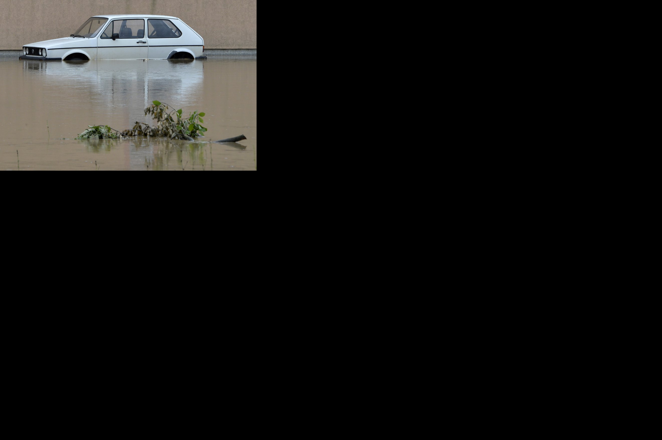 OČEKUJE SE PORAST REKE SAVE KOD ŠAPCA! Nezapamćene poplave zadesile region - Prete veliki porasti vodostaja u Srbiji!