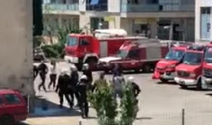 POLICIJA SAD HAPSI VATROGASCE U BUDVI! Blokirali zgradu, izvode ih JEDNOG PO JEDNOG (VIDEO)
