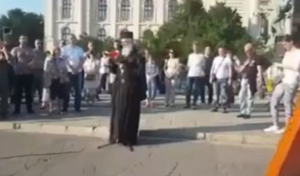 (VIDEO) HOĆE DA NAS DOTUKU 5G MREŽOM, DA NAM MIGRANTI SILUJU ĆERKE, ŽENE I MAJKE! Skandalozna "molitva" sveštenika ispred Narodne skupštine u Beogradu!