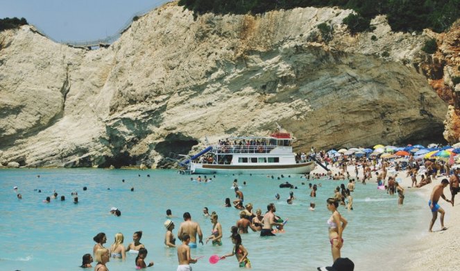 /FOTO/ VAŽNO ZA SVE TURISTE KOJI PLANIRAJU PUT U GRČKU! Evo koliko važi nova odluka za ulazak turista s antigenskim testom