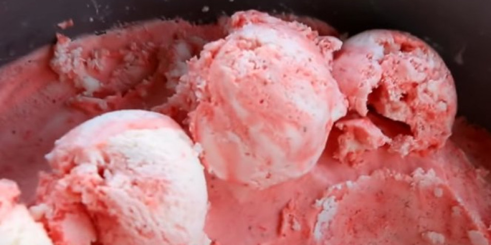 (VIDEO) DOMAĆI KAPRI! Sladoled sa jogurtom i voćem