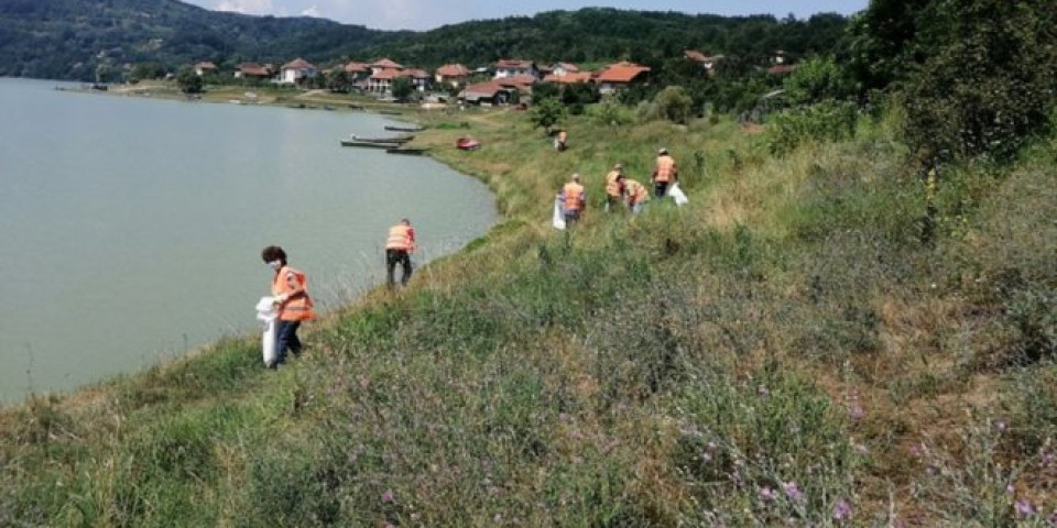 Počeli javni radovi na čišćenju jezera Ćelije