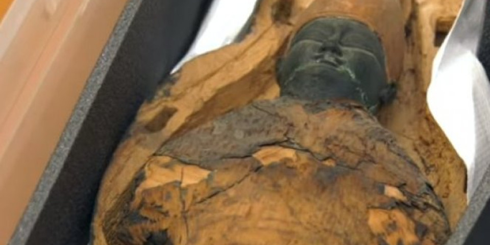 NEVEROVATNO OTKRIĆE U EGIPTU! Prvo pronašli 13, a sada još 14 očuvanih sarkofaga! Nisu otvarani 2.500 godina (VIDEO)