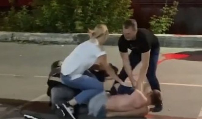 (UZNEMIRUJUĆI VIDEO) STRAŠNA TRAGEDIJA! Ruski bokser ubio čoveka jednim udarcem!