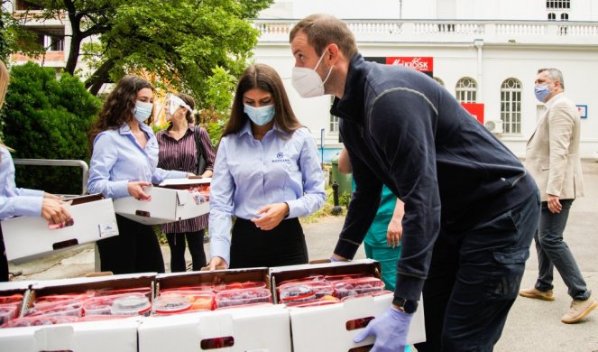 Svim kovid bolnicama u Srbiji donirano ukupno 40 tona voća!
