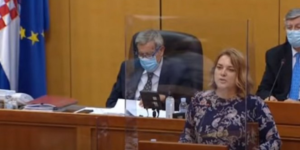 (VIDEO) PRED VAMA JE 8-GODIŠNJA DEVOJČICA IZ KOLONE U OLUJI! Srpska poslanica u hrvatskom parlamentu progovorila o svim MUKAMA NAŠEG NARODA!