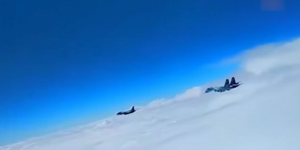 Radarske stanice identifikovale metu -  RUSI ODMAH DIGLI LOVCE SU-30! Američki Boing P-8 Posejdon otišao podvijenog repa! /VIDEO/