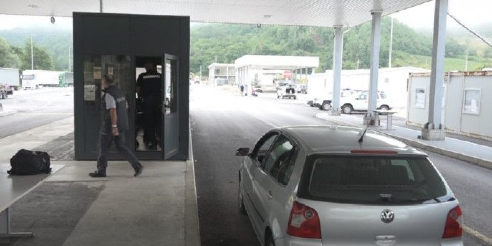 JEDAN PRELAZ BIO U BLOKADI TOKOM NOĆI Evo koliko je automobila iz Srbije prešlo granicu sa Crnom Gorom do sada