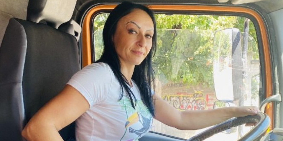 JELENA VOZI ĐUBRETARCA KAO ZMAJ! Gradska čistoća ima prvu ženu vozača kamiona!