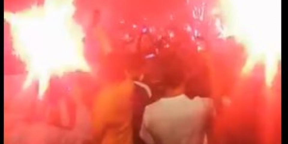 (VIDEO/FOTO) LUDNICA U MARSEJU! Navijači slavili poraz ljutog rivala!