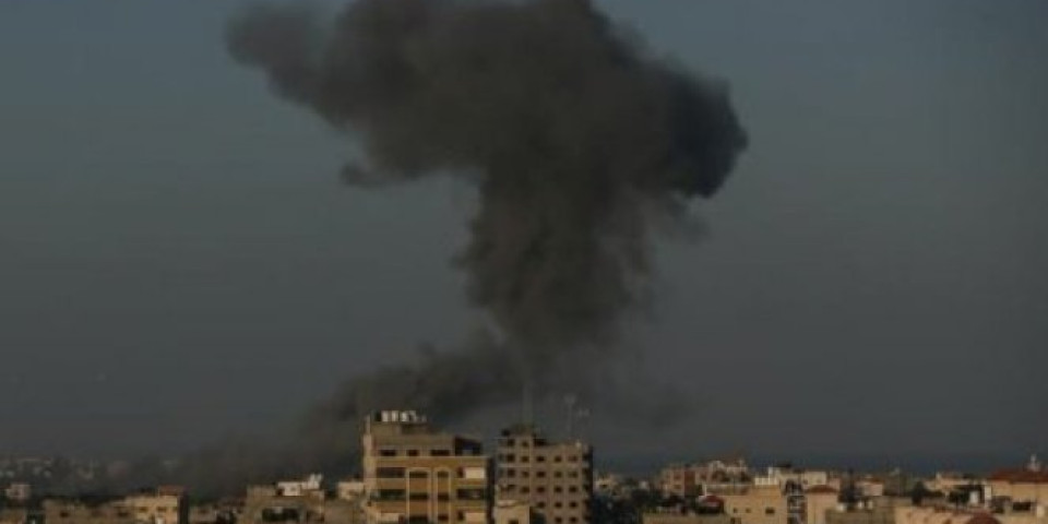 RAZMENE VATRE IZRAELA I HAMASA! Gori u pojasu Gaze! (VIDEO)